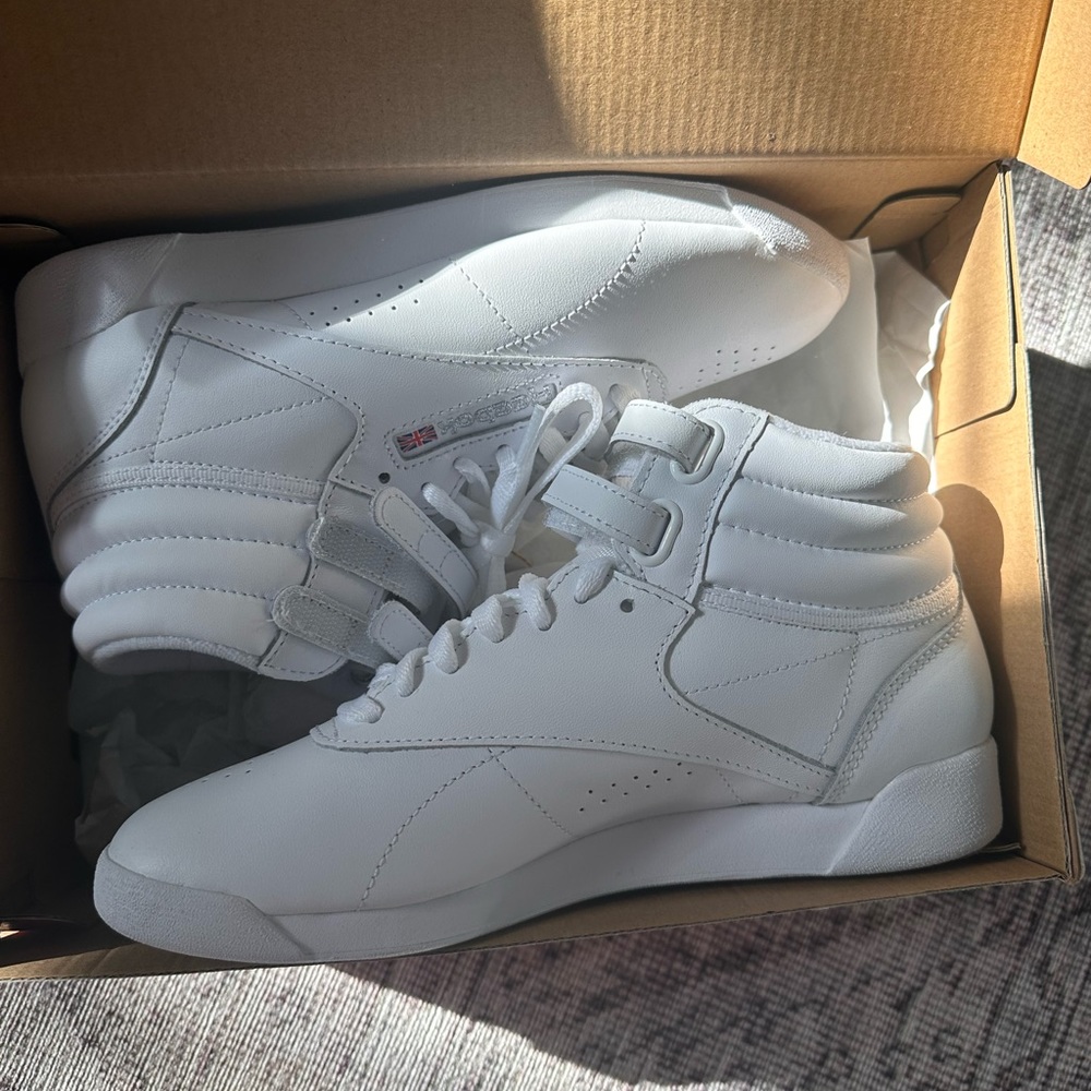 Reebok freestyle hi tops - women’s brand new size 7